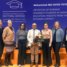 Mohammad Toyon with the defence committee